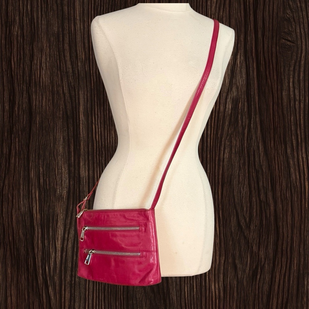 HOBO International Red Leather Mara Crossbody Bag 10" X 7" Multi Zipped Pockets